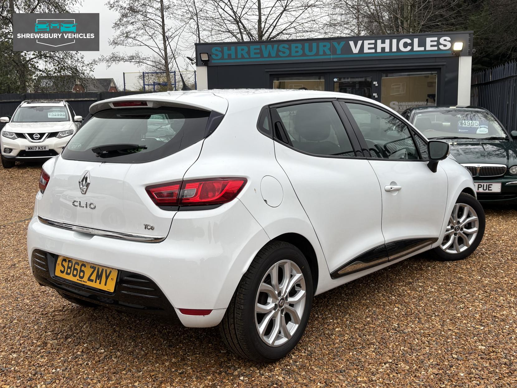 Renault Clio 0.9 TCe Dynamique Nav Hatchback 5dr Petrol Manual Euro 6 (s/s) (90 ps)