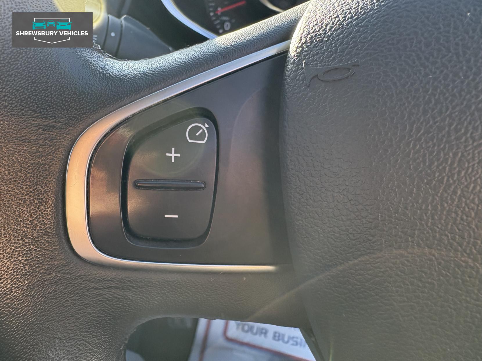 Renault Clio 0.9 TCe Dynamique Nav Hatchback 5dr Petrol Manual Euro 6 (s/s) (90 ps)