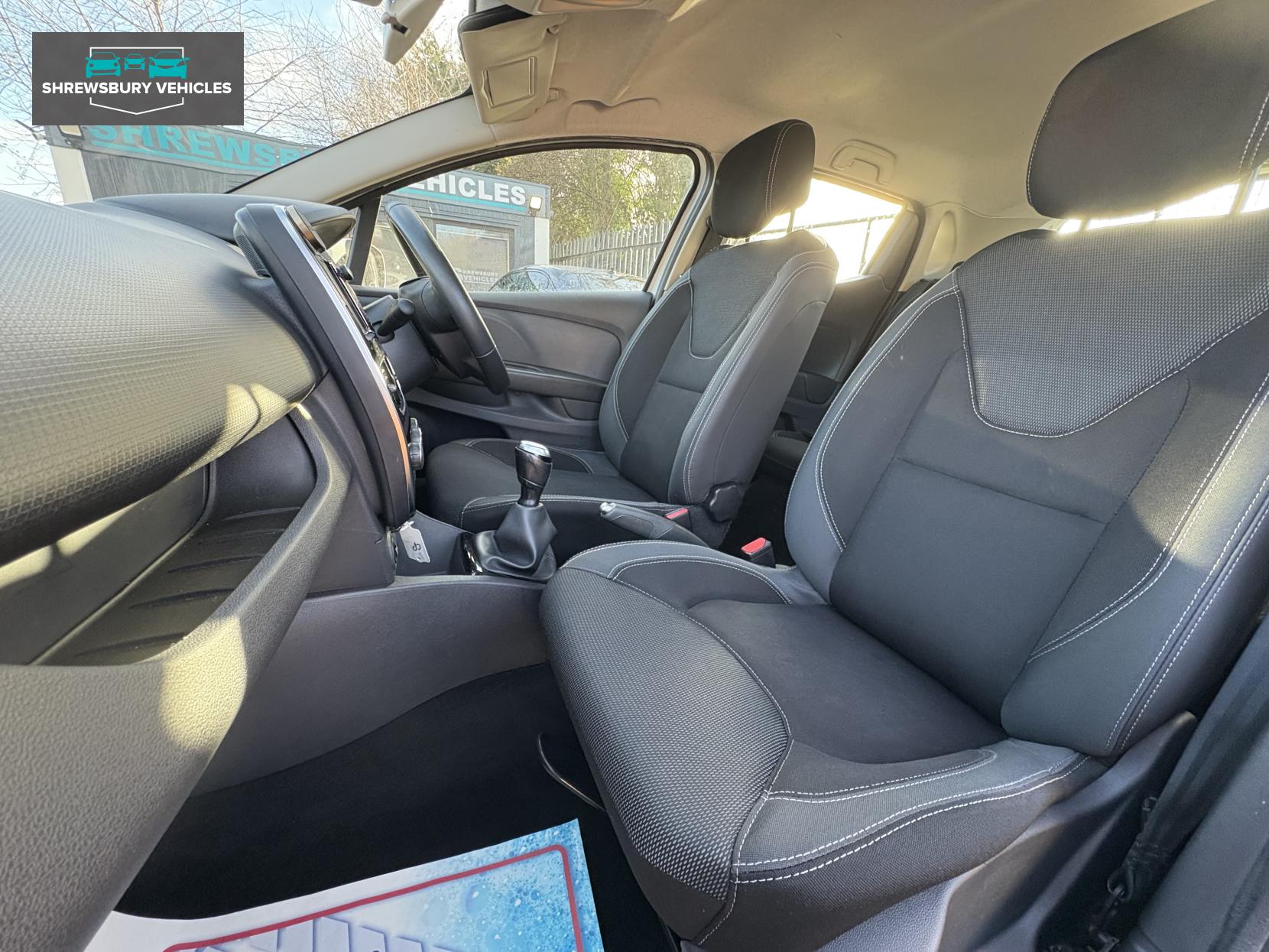 Renault Clio 0.9 TCe Dynamique Nav Hatchback 5dr Petrol Manual Euro 6 (s/s) (90 ps)