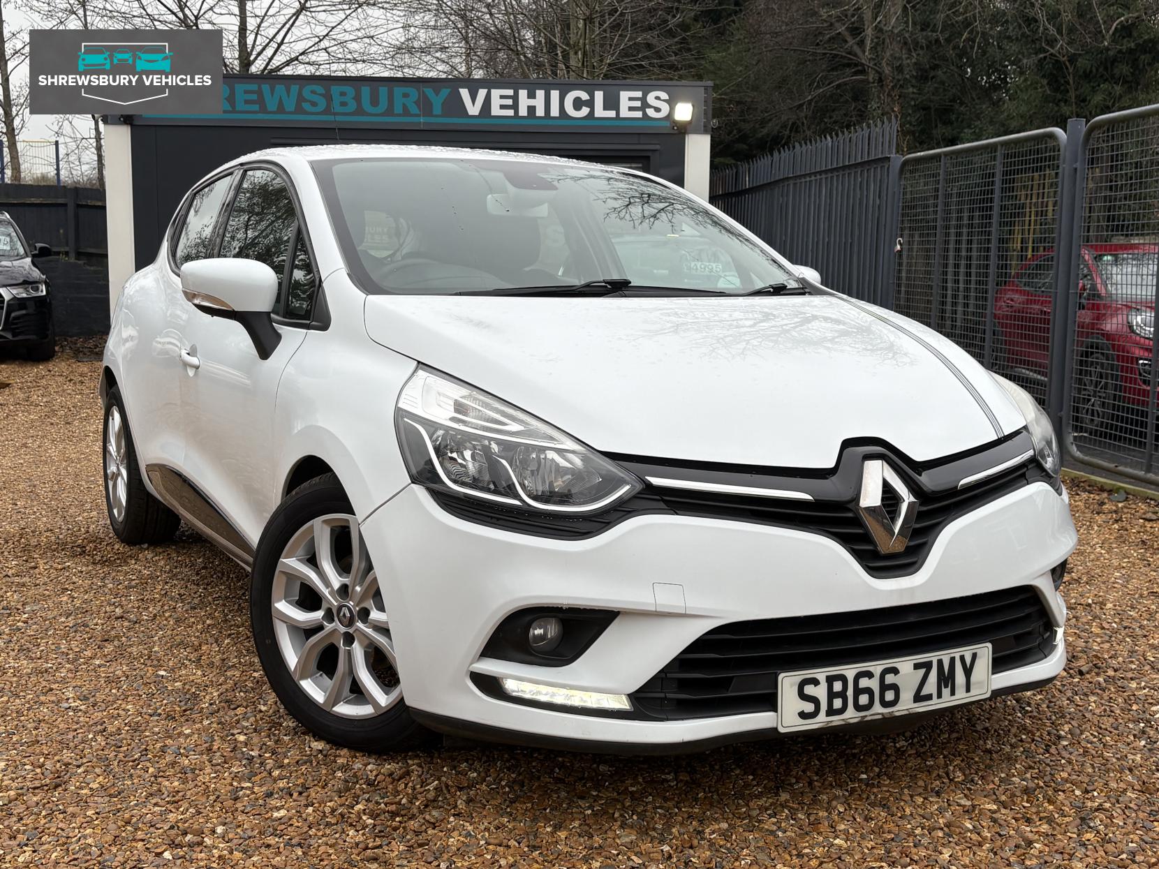 Renault Clio 0.9 TCe Dynamique Nav Hatchback 5dr Petrol Manual Euro 6 (s/s) (90 ps)