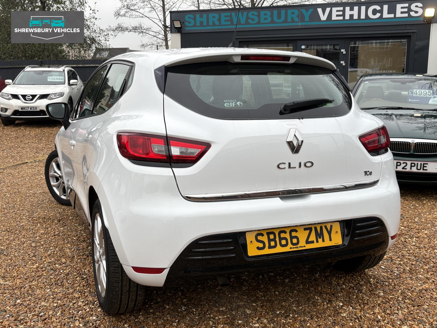 Renault Clio 0.9 TCe Dynamique Nav Hatchback 5dr Petrol Manual Euro 6 (s/s) (90 ps)