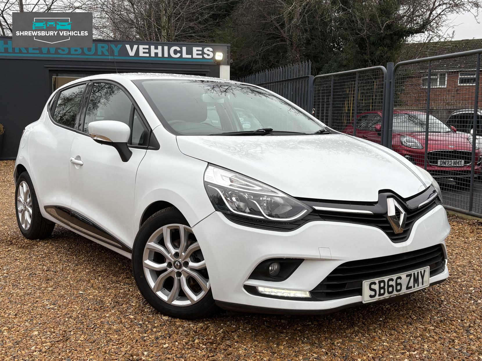 Renault Clio 0.9 TCe Dynamique Nav Hatchback 5dr Petrol Manual Euro 6 (s/s) (90 ps)