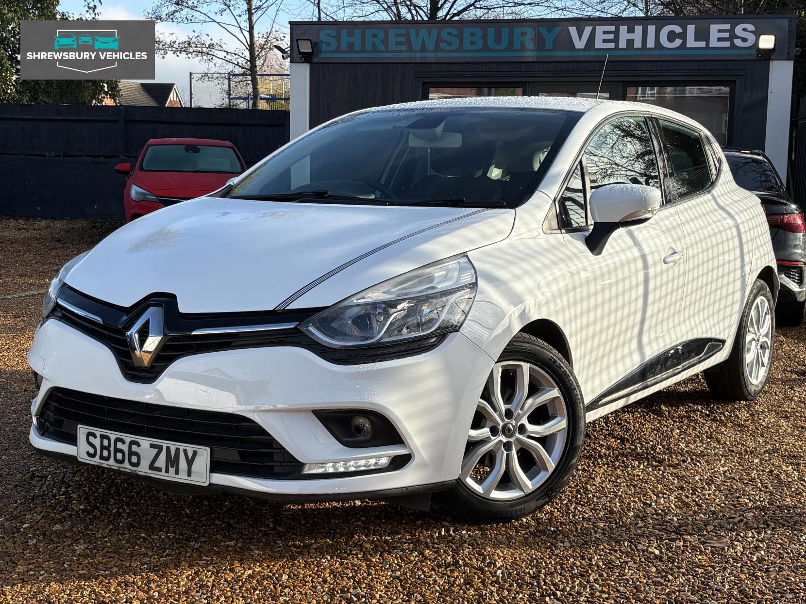 Renault Clio 0.9 TCe Dynamique Nav Hatchback 5dr Petrol Manual Euro 6 (s/s) (90 ps)