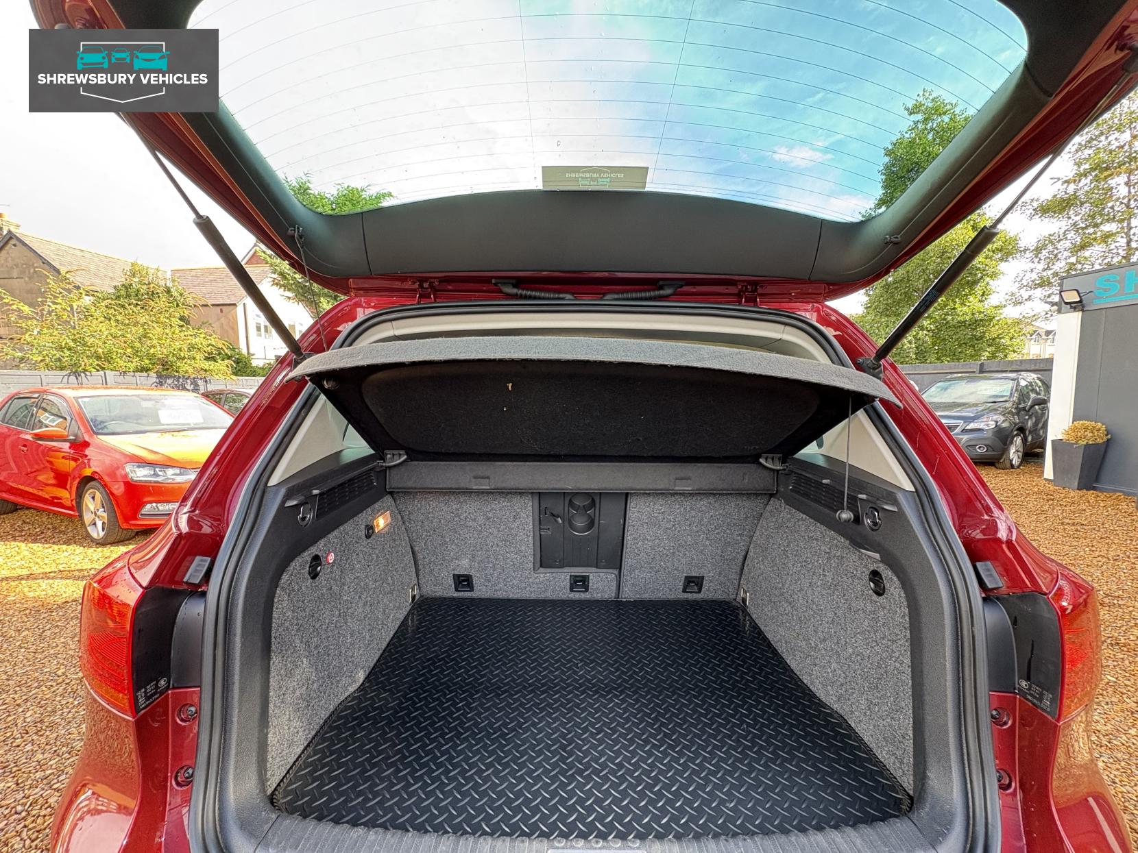 Volkswagen Tiguan 2.0 TDI BlueMotion Tech Match SUV 5dr Diesel DSG 4WD Euro 5 (s/s) (140 ps)