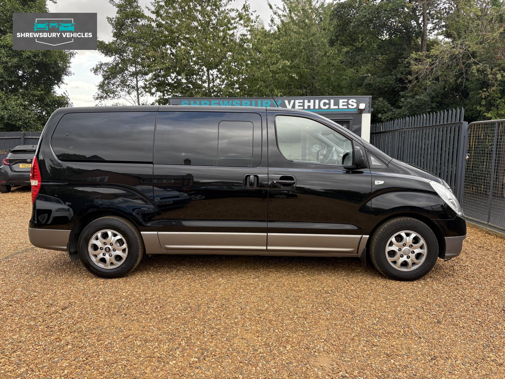 Hyundai i800 2.5 CRDi Style MPV 5dr Diesel Manual Euro 4 (168 bhp)