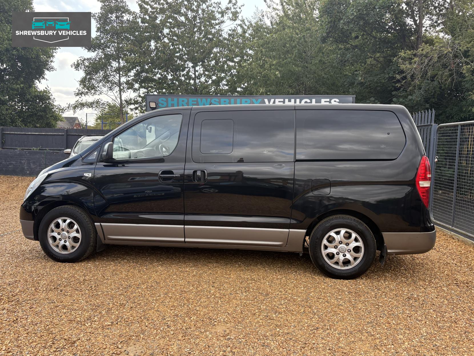 Hyundai i800 2.5 CRDi Style MPV 5dr Diesel Manual Euro 4 (168 bhp)