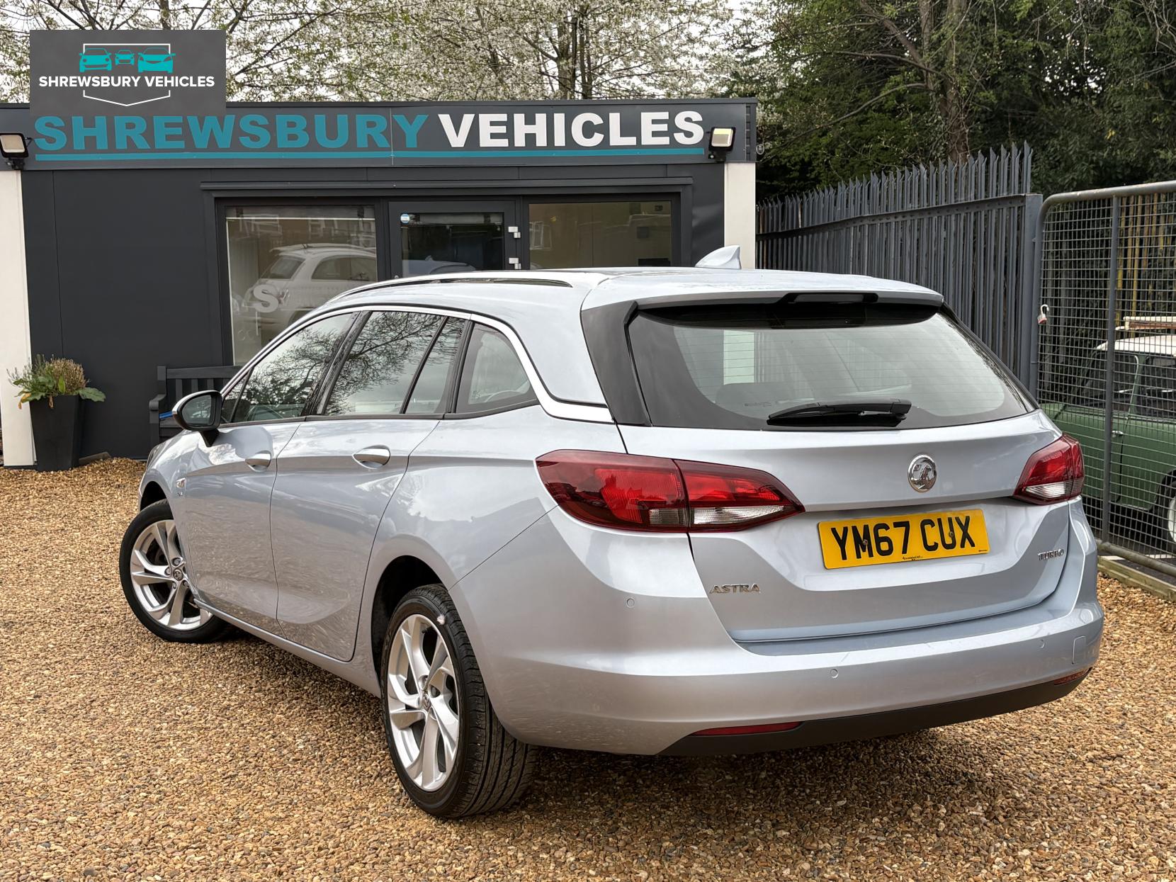 Vauxhall Astra 1.4i Turbo SRi Nav Sports Tourer 5dr Petrol Manual Euro 6 (150 ps)