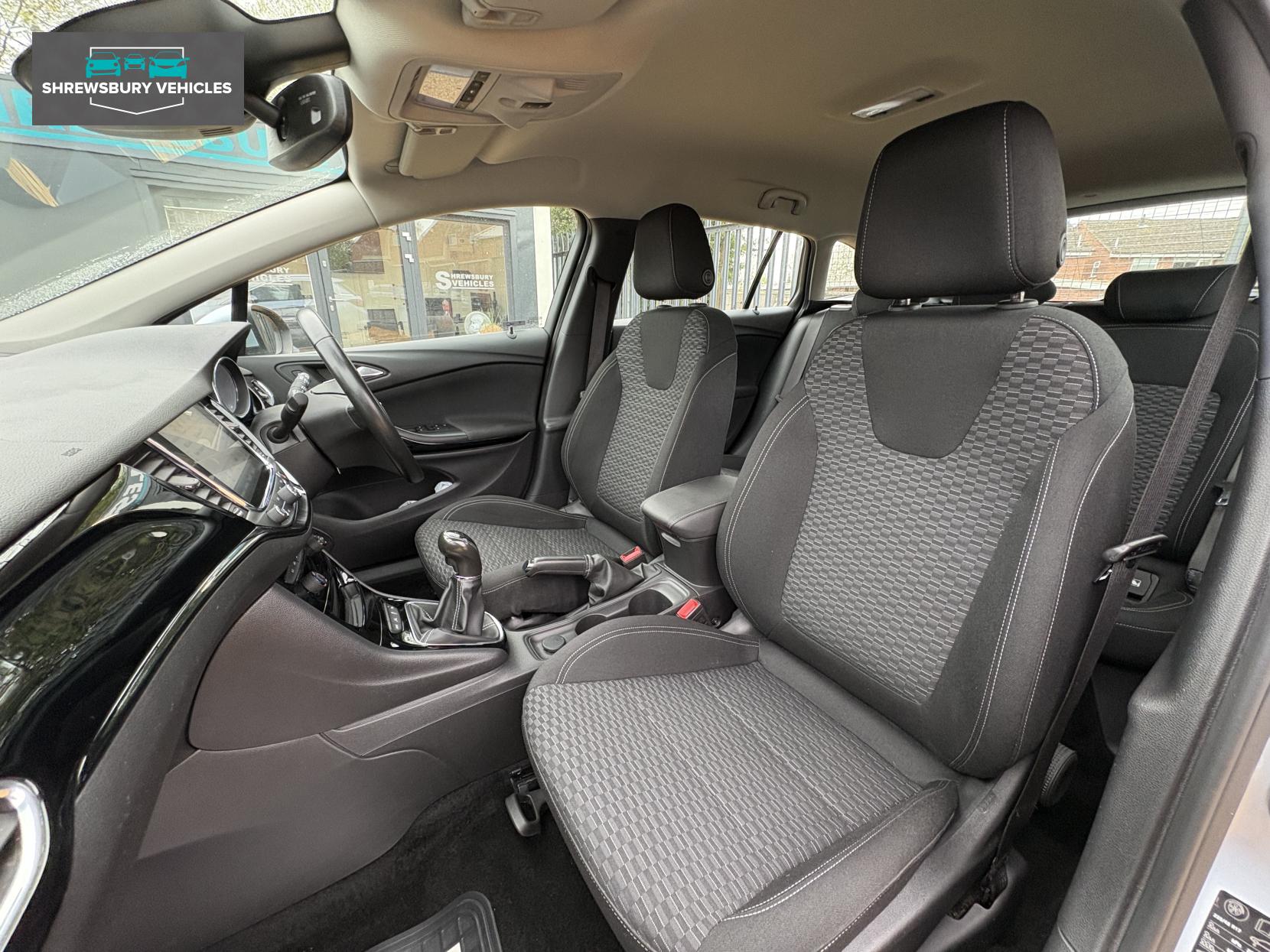 Vauxhall Astra 1.4i Turbo SRi Nav Sports Tourer 5dr Petrol Manual Euro 6 (150 ps)