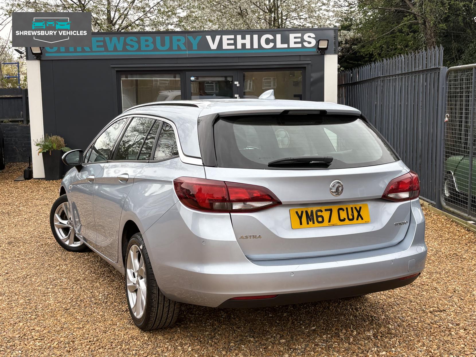 Vauxhall Astra 1.4i Turbo SRi Nav Sports Tourer 5dr Petrol Manual Euro 6 (150 ps)