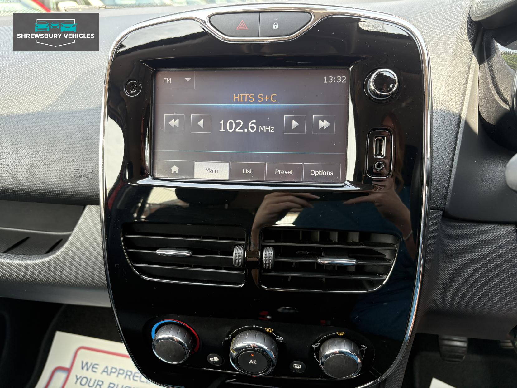 Renault Clio 0.9 TCe Dynamique MediaNav Hatchback 5dr Petrol Manual Euro 5 (s/s) (90 ps)