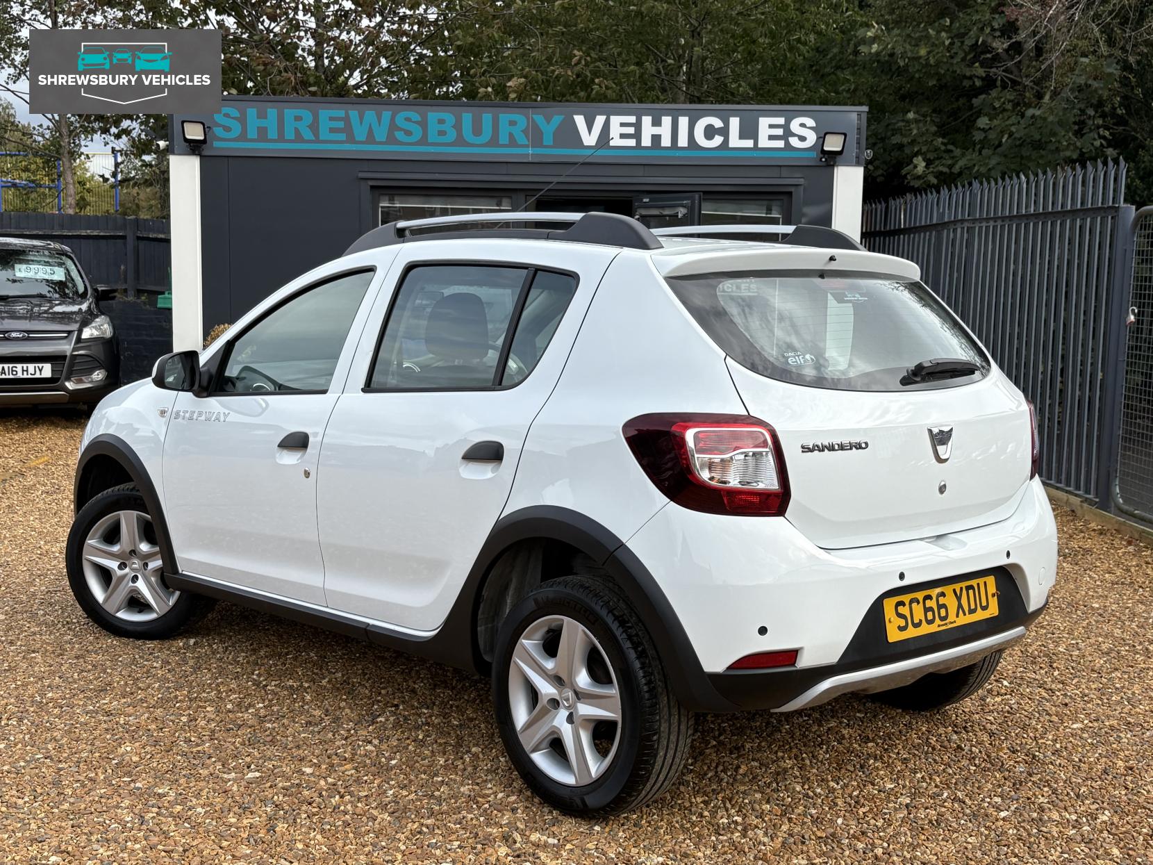 Dacia Sandero Stepway 0.9 TCe Laureate Hatchback 5dr Petrol Manual Euro 6 (s/s) (90 ps)