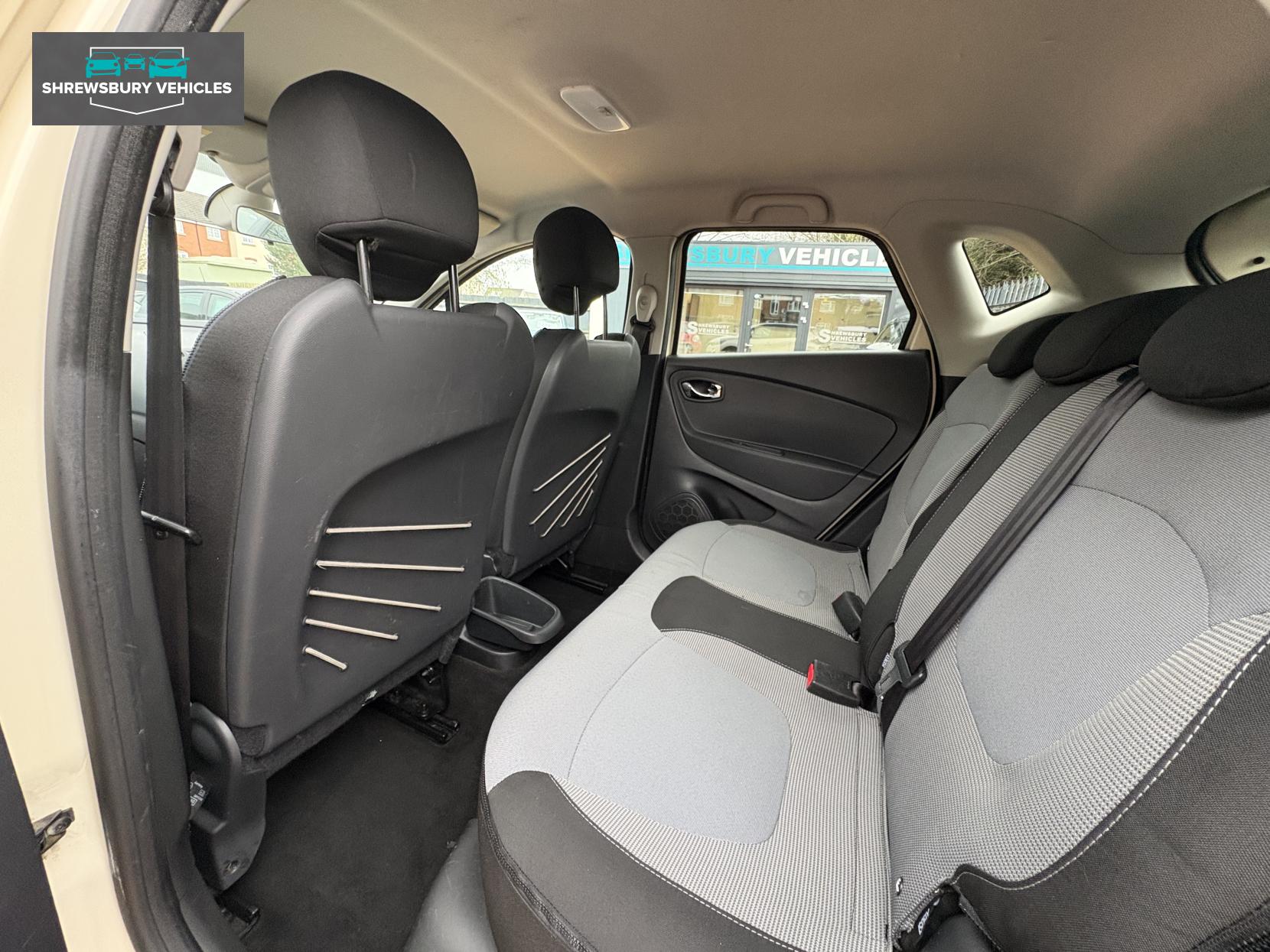 Renault Captur 1.5 dCi ENERGY Dynamique S MediaNav SUV 5dr Diesel Manual Euro 5 (s/s) (90 ps)