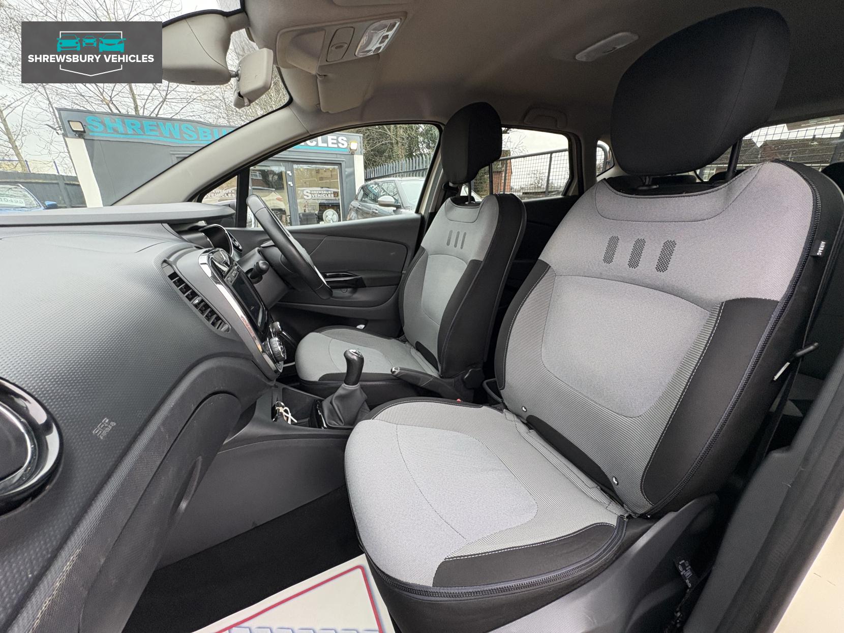 Renault Captur 1.5 dCi ENERGY Dynamique S MediaNav SUV 5dr Diesel Manual Euro 5 (s/s) (90 ps)